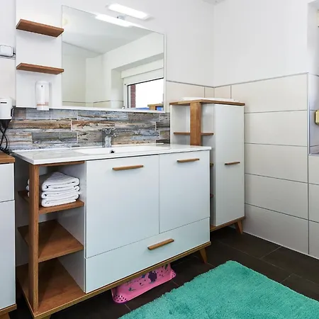 Gemuetliche Mit Balkon In *