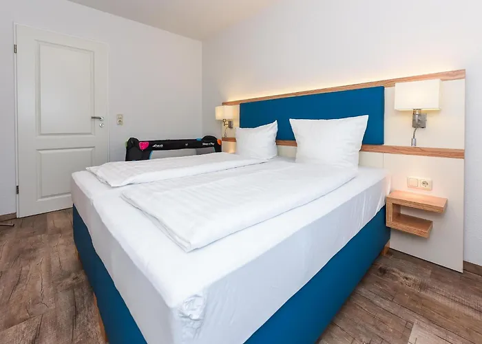 公寓 Gemuetliche Mit Balkon In *